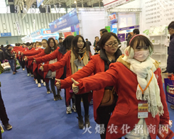 �r(n��ng)���ľ�Ӣ���û��ļ����cȼ��32���Ͼ�ֲ�����Ě��